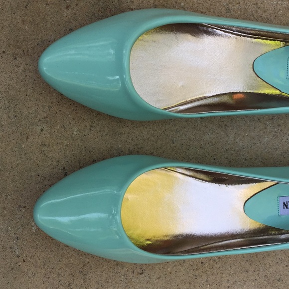 Never worn Ibiza Mint Steve Madden flats - Picture 7 of 8